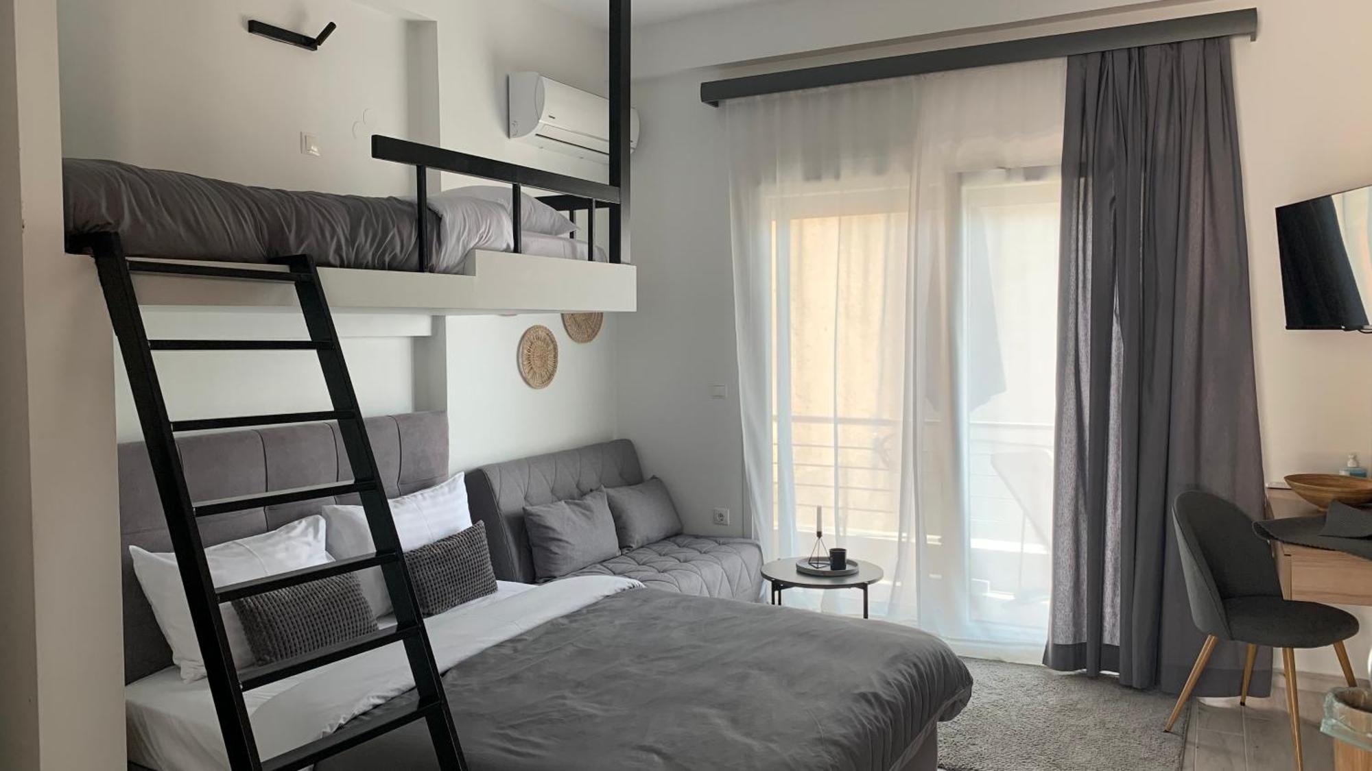 Modern And Sunny Apartment *